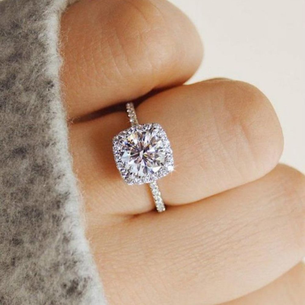 *NEW 925 Silver Diamond Halo Engagement Ring D